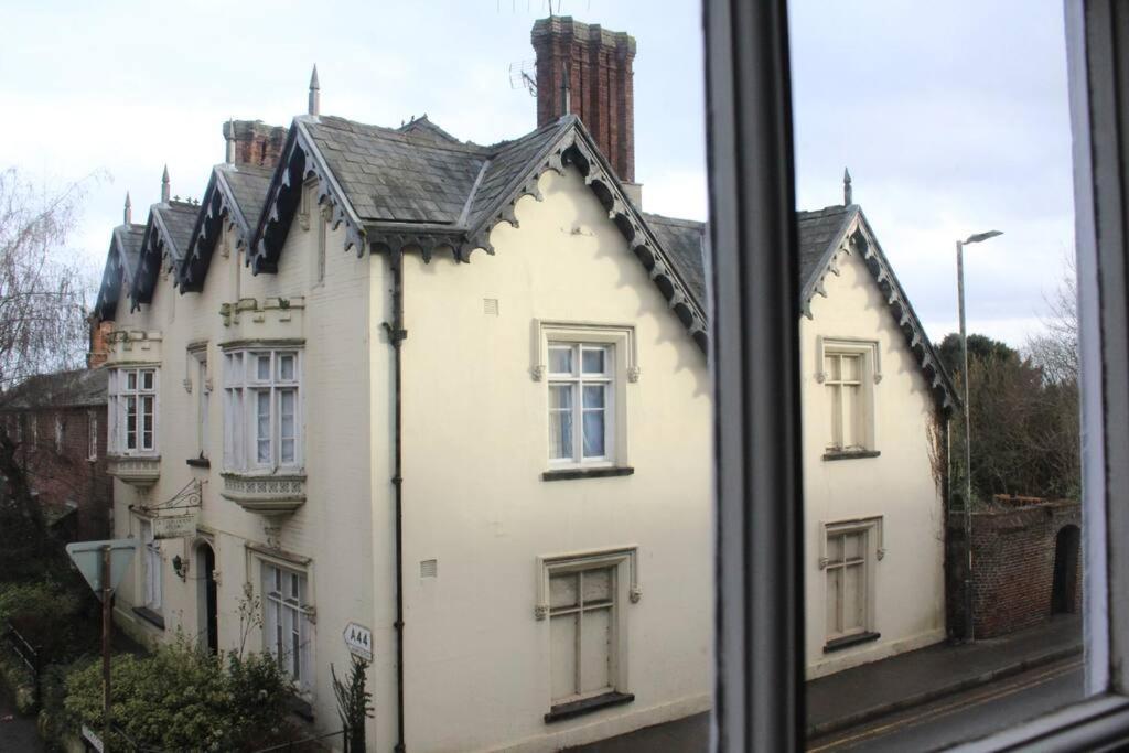 Medieval Roots And Harry Potter Townhouse - Hiking Near Ludlow Леминстер Экстерьер фото